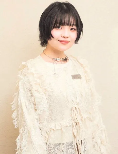 山本 詩音里